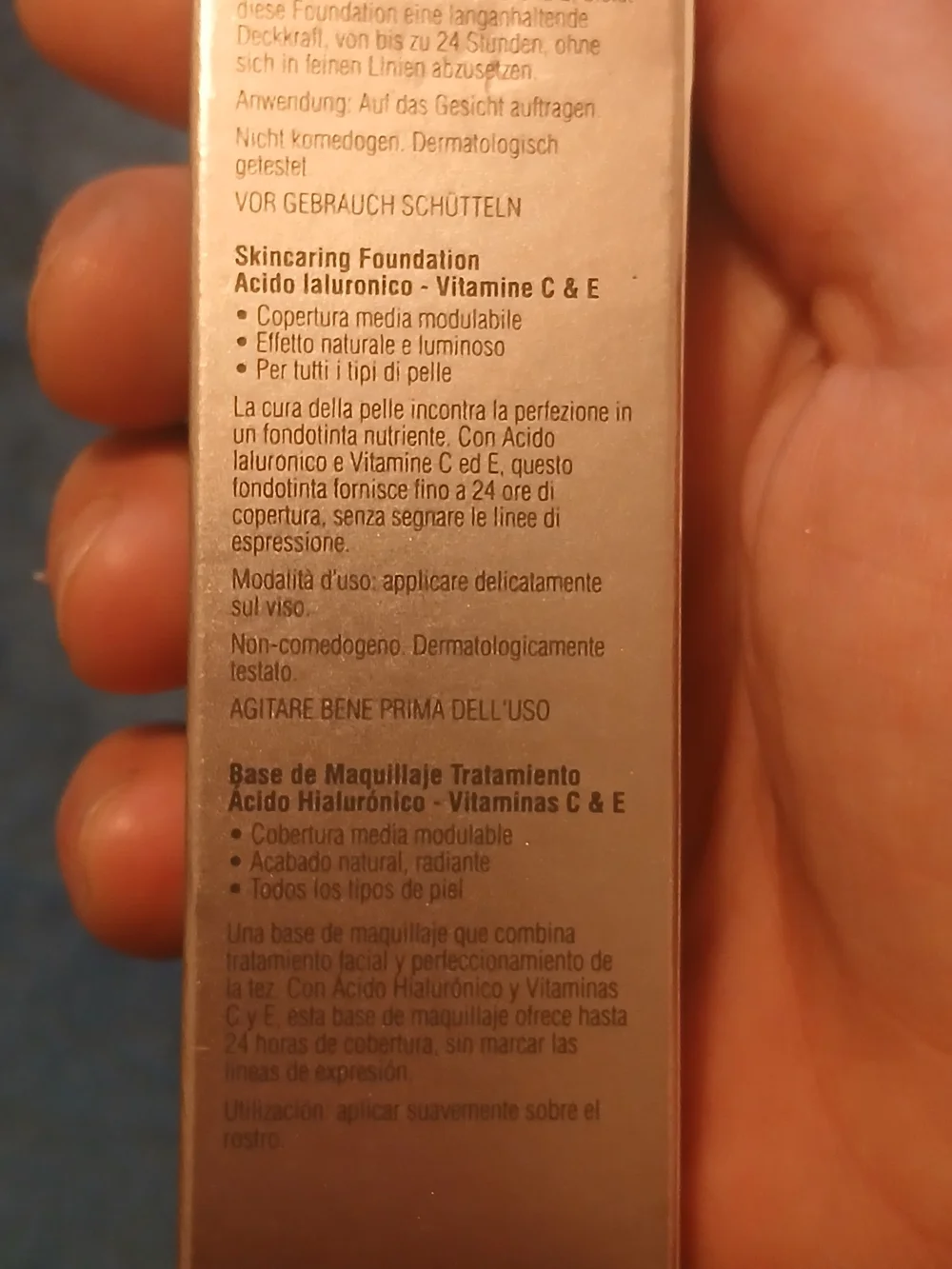 Elizabeth Arden Flawless Finish Skincaring Foundation - Cream Shade 120W